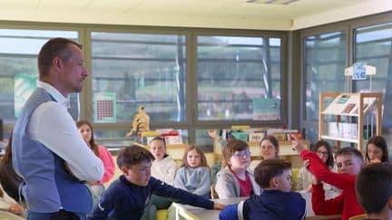Des collégiens acceptent de vivre sans réseaux sociaux pendant un an