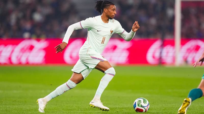 "Ça fait mal", les fans de Chelsea enragent de voir Olise avec un maillot des Blues sur la photo vintage de l’équipe de France