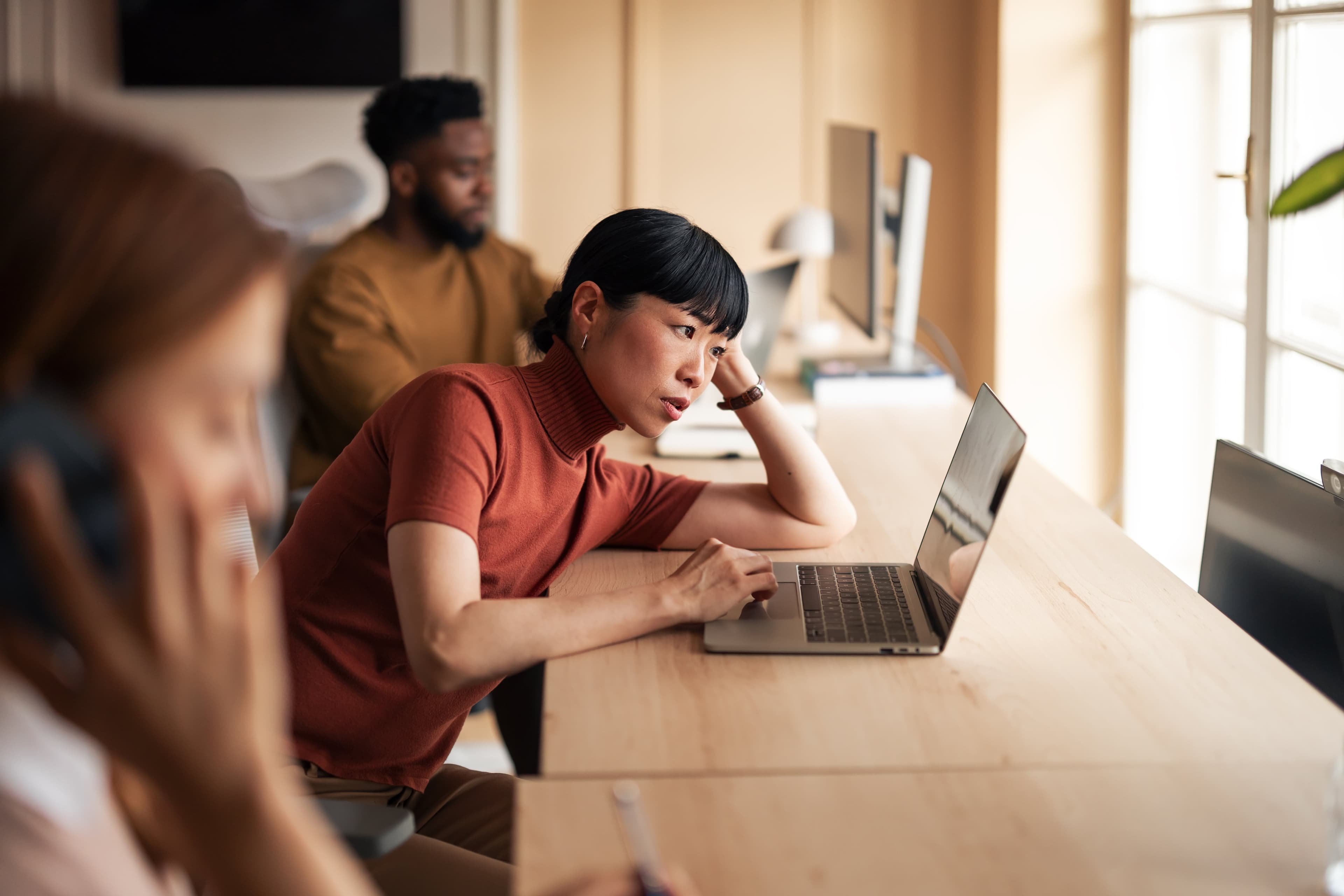 Pourquoi certains s’impliquent (ou pas) au travail : l’éclairage d’un expert en management