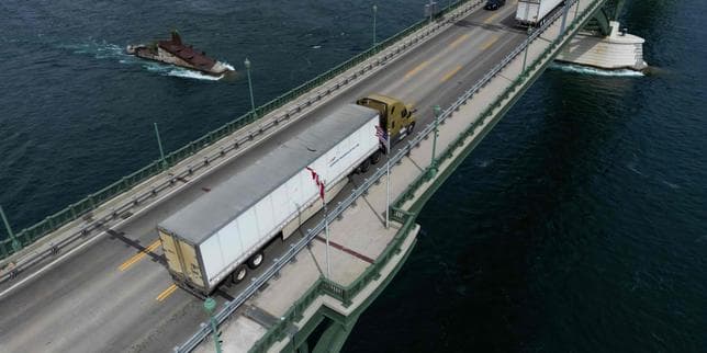 Washington interdit l’importation de certains produits canadiens, dont des alcools