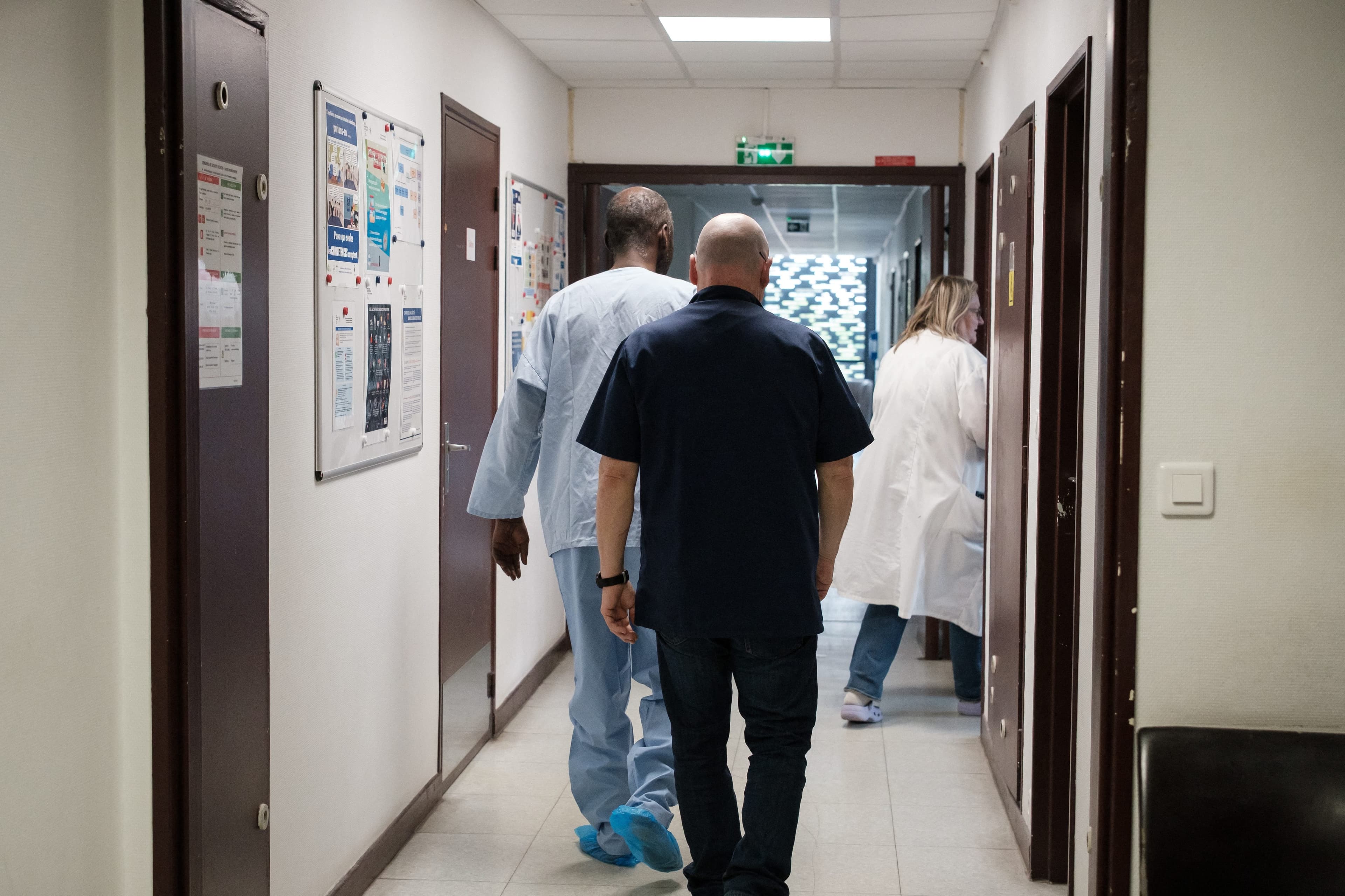 Un homme empoisonné après avoir consulté ChatGPT : l’alerte des chercheurs sur les dangers invisibles de l’IA
