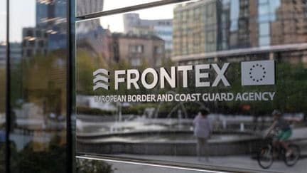 Un "guide de retour" de l'agence européenne Frontex accusé de romantiser le parcours des enfants expulsés