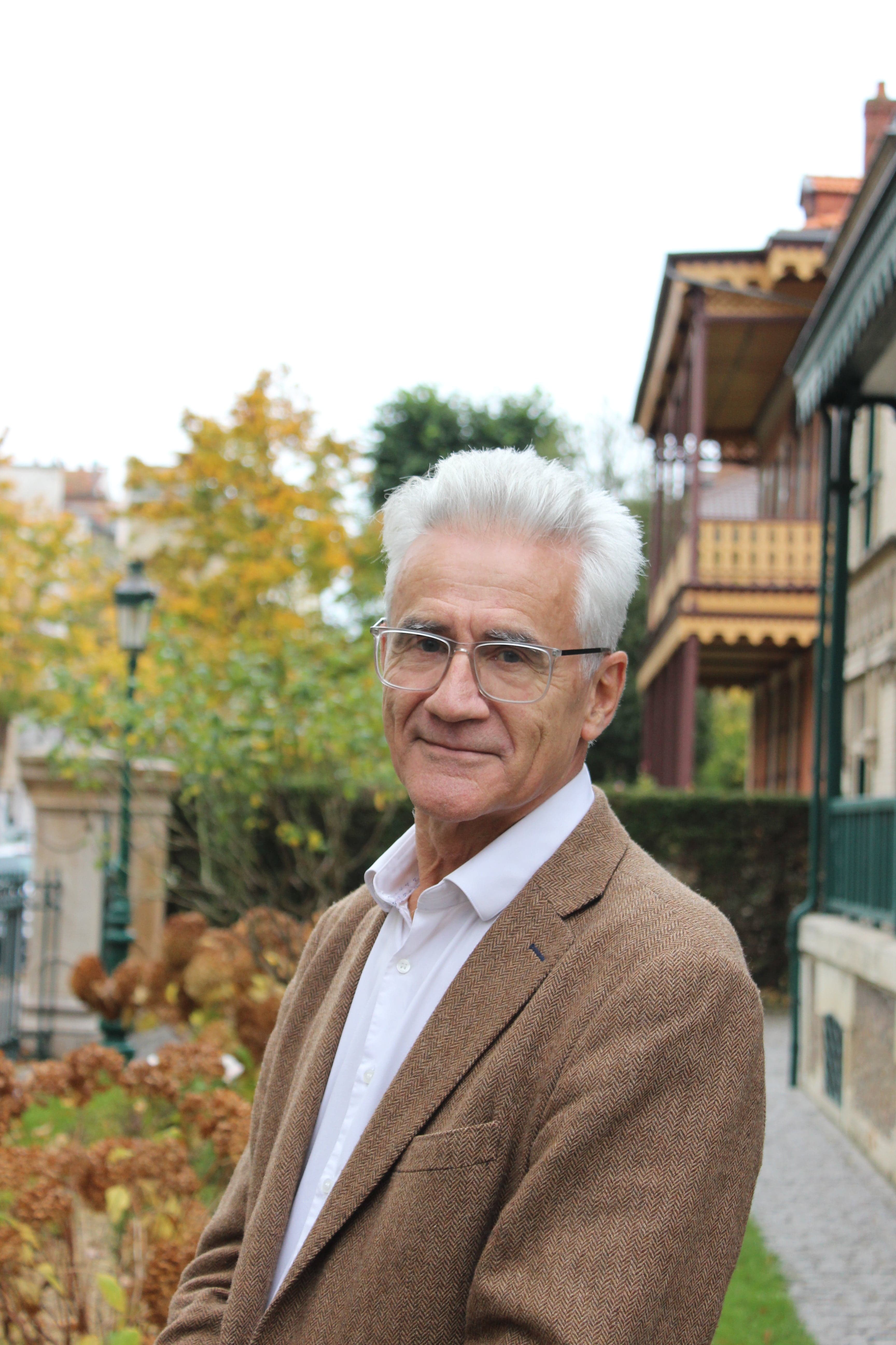 "Ce n’est ni la guerre civile ni la révolution, mais c'est triste à pleurer" : la crise française vue par le philosophe André Comte-Sponville
