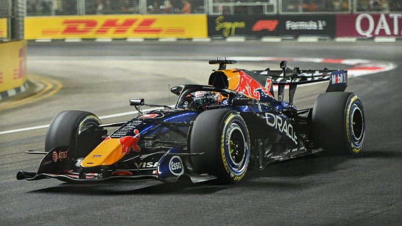 DIRECT. F1 - GP de Singapour: Verstappen aux commandes, les Ferrari à l'affût