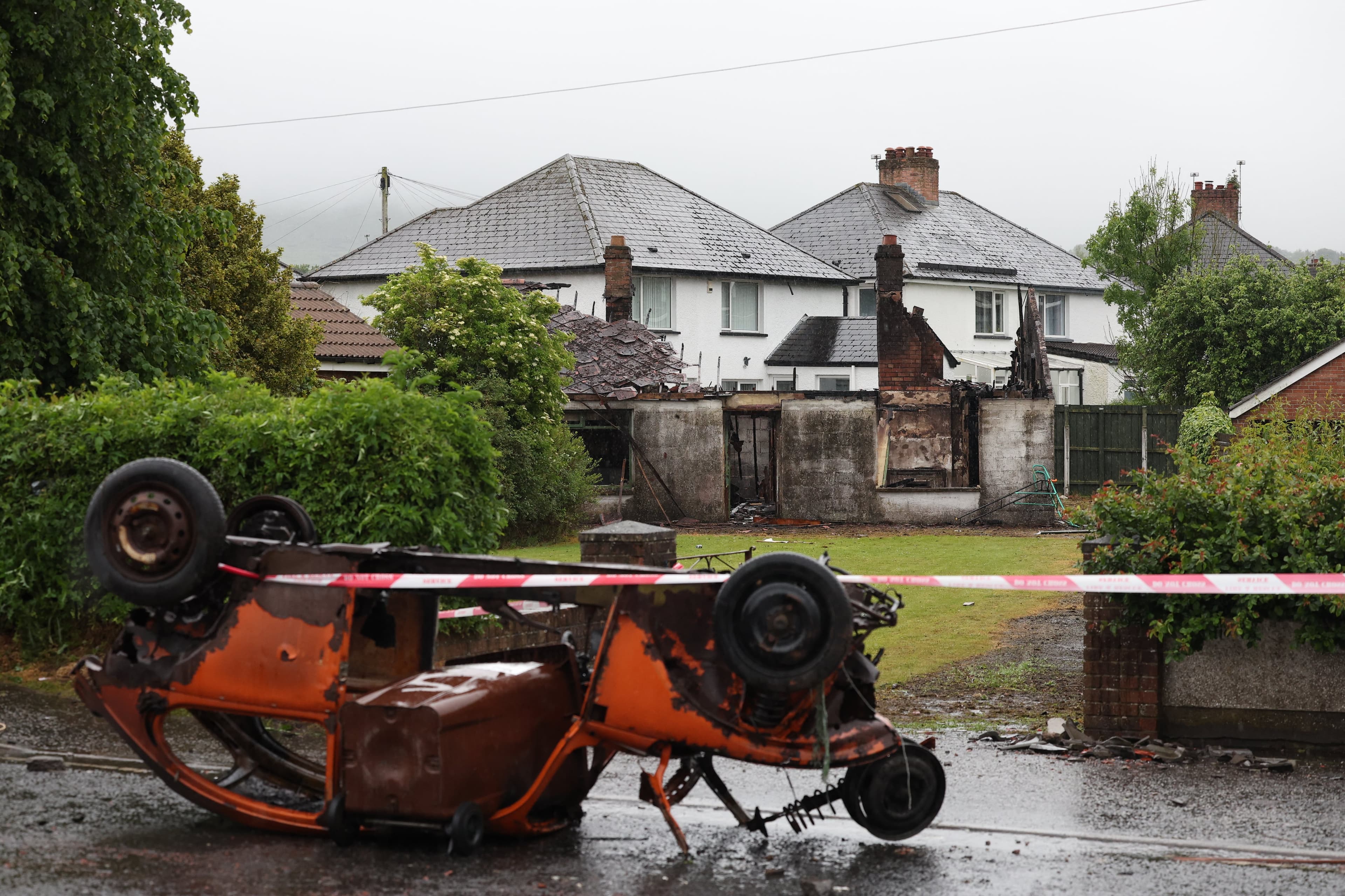 Irlande du Nord : Belfast secouée par des "violences racistes" après une attaque au couteau