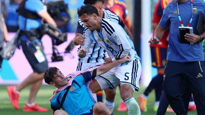 Coupe du monde 2026: "C'est Gavi qui me met un coup de poing dans la poitrine!" Paredes ne digère pas sa lourde sanction après la finale
