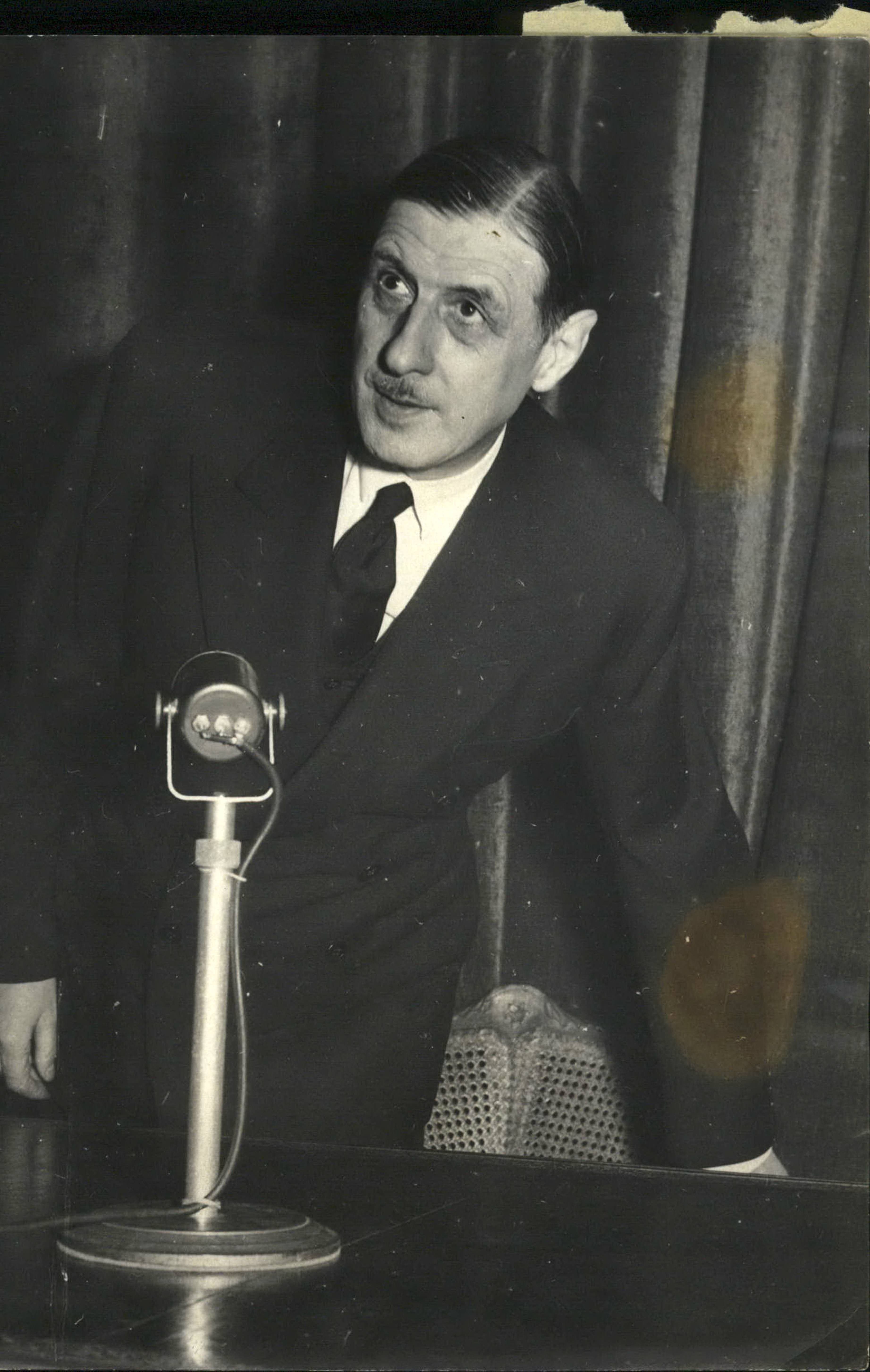 "Peuple d'élite, sûr de lui et dominateur" : De Gaulle et les juifs, le livre qui bouscule les idées reçues