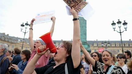 Après la mort de Lyhanna, plus d'un millier de personnes manifestent à Paris et devant plusieurs tribunaux pour une "loi intégrale" contre les violences sexuelles