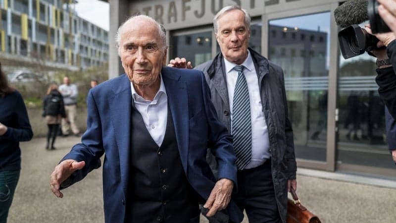 "Le Pape adorerait ça": l’ex-président de la Fifa Sepp Blatter se moque de Gianni Infantino après son discours à Zurich