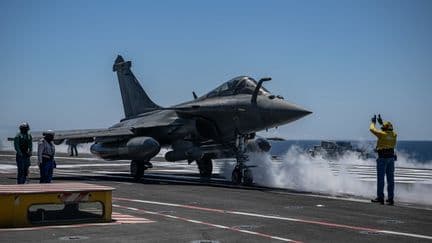 Financement des armées : le Parlement adopte définitivement un budget porté à 436 milliards pour la période 2024-2030