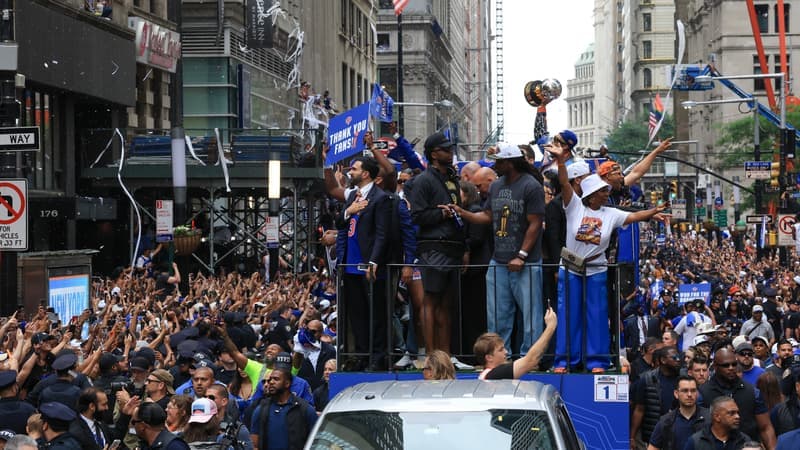 NBA: "Même les New-Yorkais n'en reviennent pas", les images de la foule immense pour la parade des Knicks