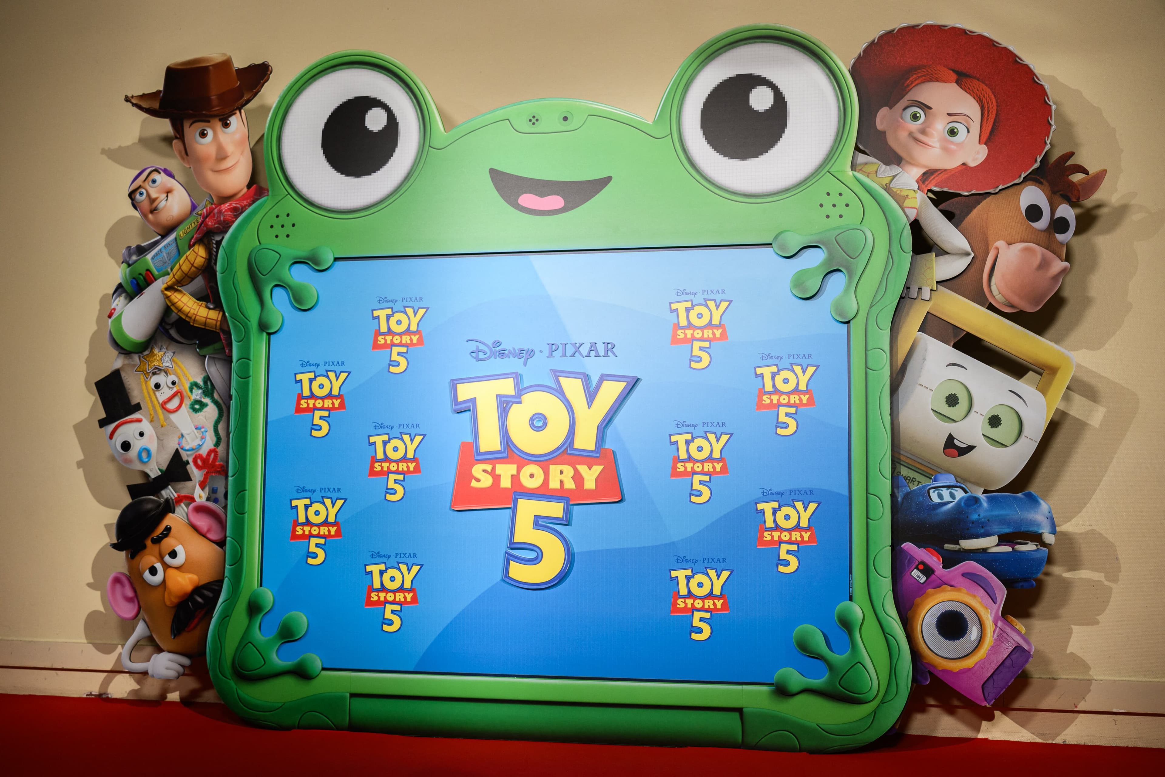 Les jouets survivront-ils aux écrans ? Derrière "Toy Story 5", la réalité des chiffres