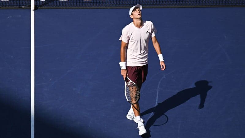 Tennis: "Donne-moi cette putain de serviette!", le craquage total de Jodar envers un ramasseur de balles à Shanghai