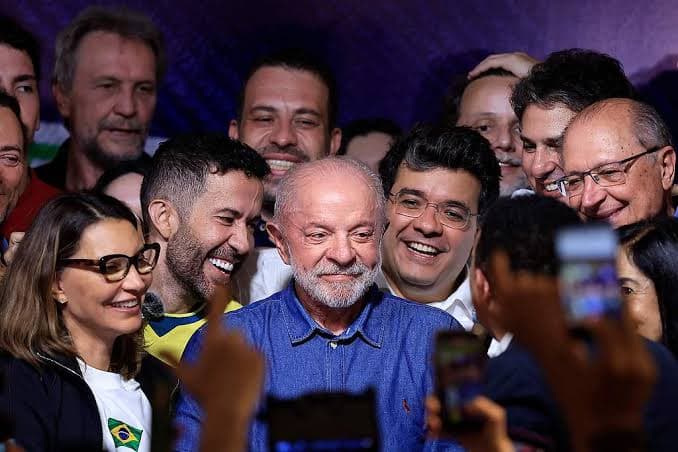 Brésil : Lula l'emporte avec 51,79 %, Bolsonaro Jr. demande l'annulation du vote, soutenu par Trump