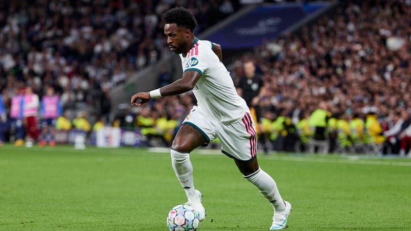 "Il est complétement perdu": Vinicius Jr inquiète après sa terne prestation et son remplacement lors de Real Madrid-Leipzig