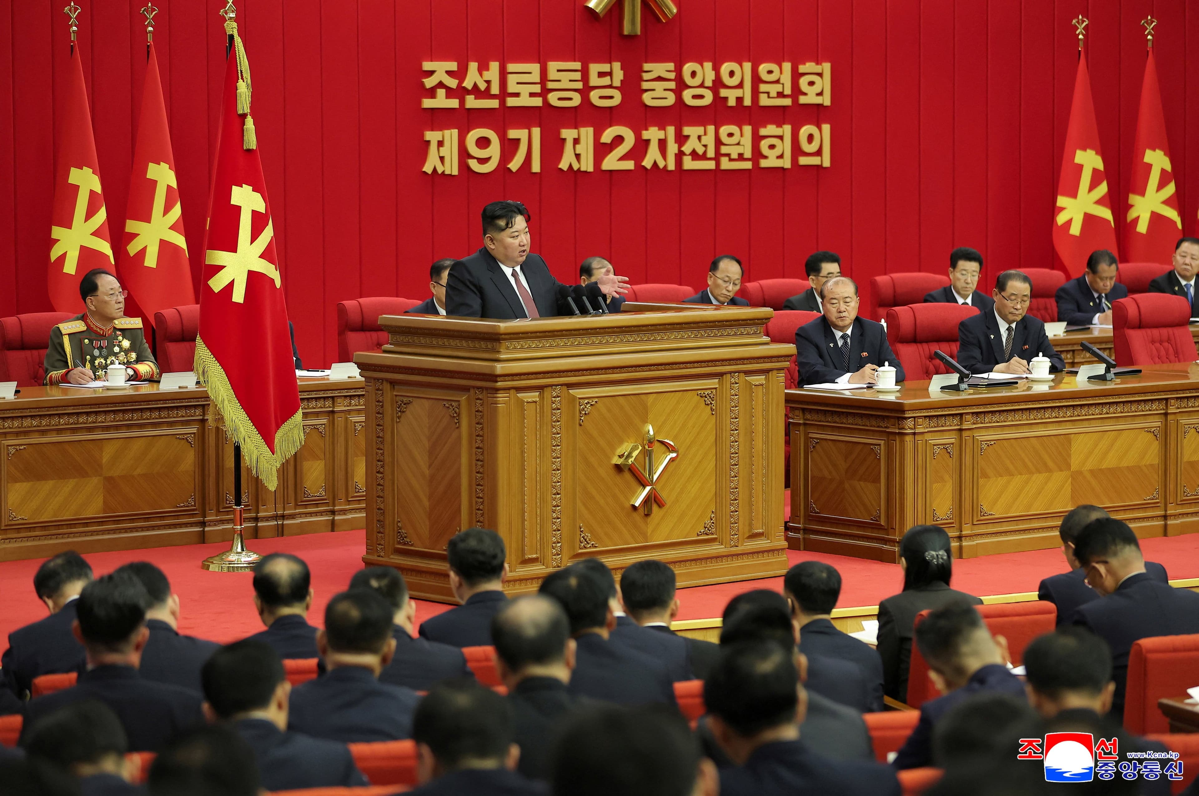 Face à un monde "imprévisible", Kim Jong-un relance la menace nucléaire