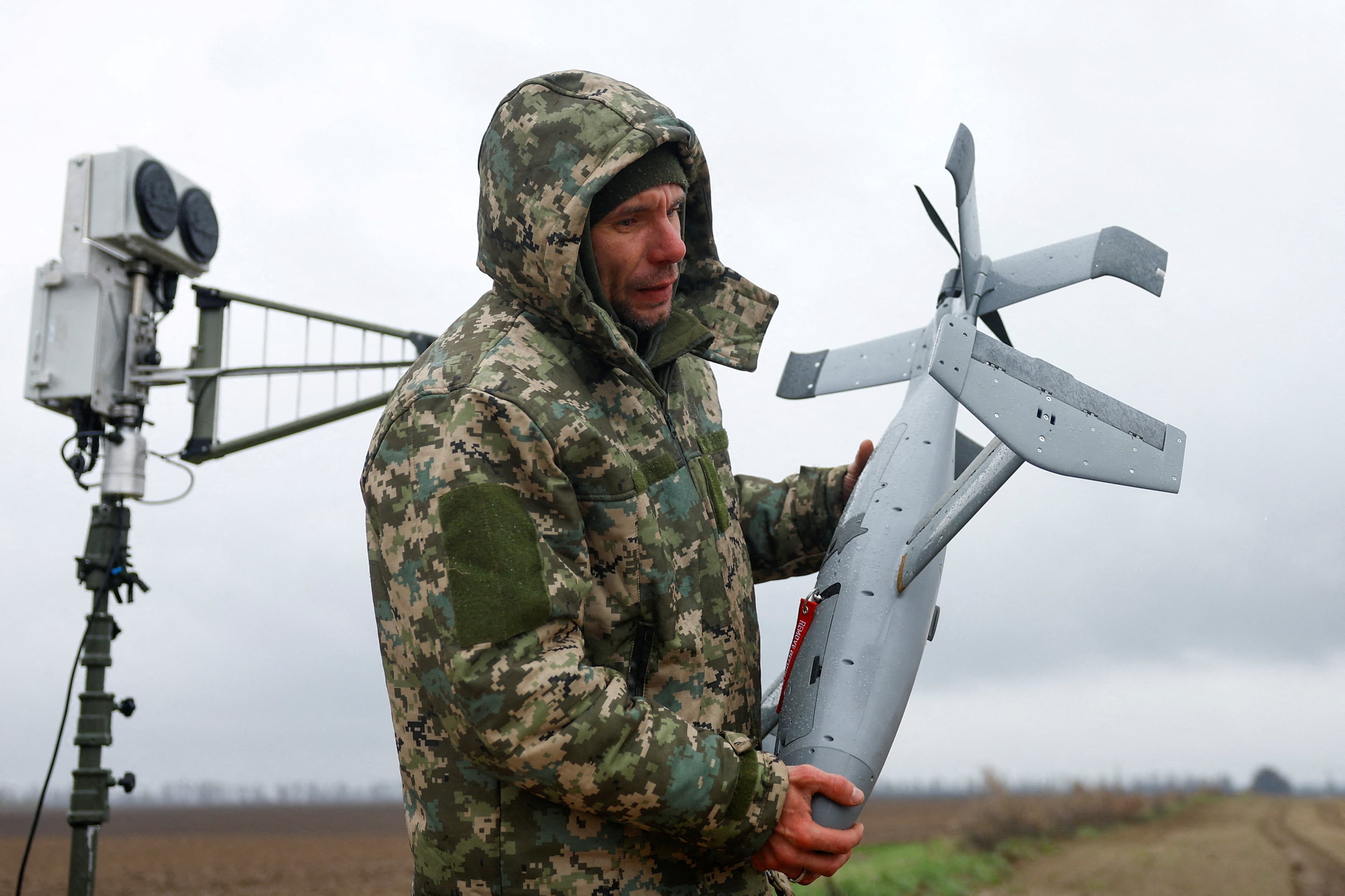 Une start-up française sur le front en Ukraine, un atelier au Vatican sur les armes autonomes