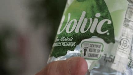 "Ils font peut-être des efforts, mais c'était un message qui était excessif" : Volvic condamnée pour "pratiques commerciales trompeuses"
