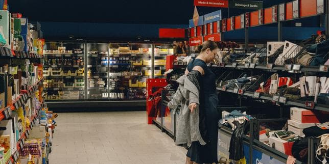Les ménages pris en étau entre des dépenses contraintes de plus en plus lourdes et l’envolée des prix