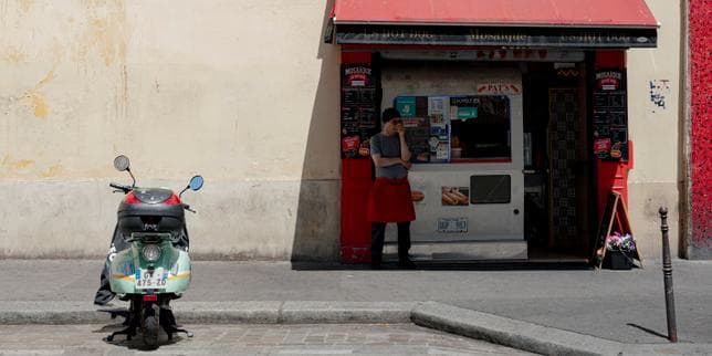 « Devant les fourneaux, la température oscille entre 50 °C et 60 °C » : malgré la canicule, arrêter le service dans la restauration reste impensable