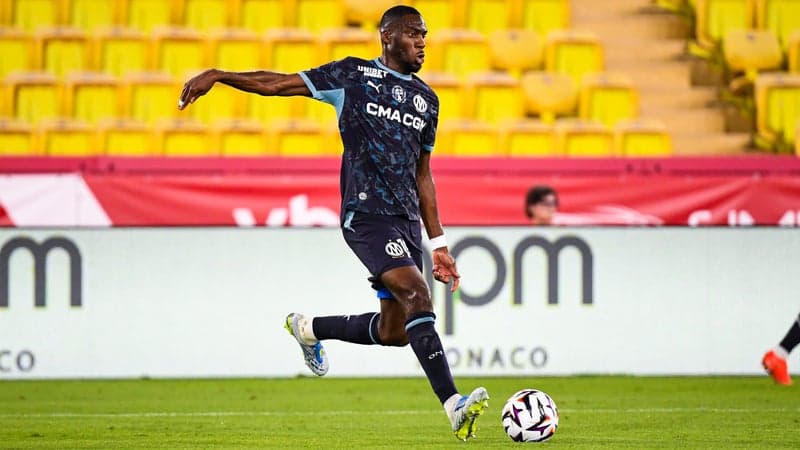 Troyes-OM: "T'es pas bon", Kondogbia pris à partie par un supporter à l'échauffement