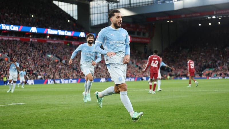 "Nous regardons un futur Ballon d'or": Rayan Cherki encensé après son but "magistral" avec Manchester City contre Liverpool