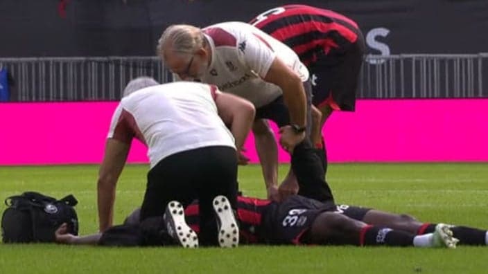 Nice-Strasbourg: visiblement sonné, un jeune joueur niçois contraint de sortir à la 37e minute