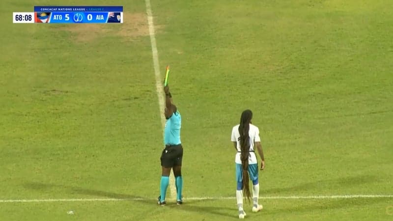 Ligue des nations Concacaf: un joueur d'Anguilla provoque deux exclusions grâce à ses immenses dreadlocks