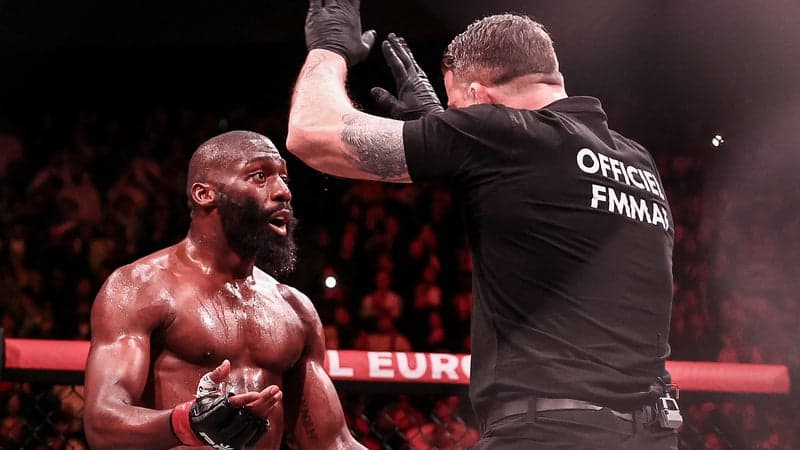 "L'épine a tué ma carrière": Cédric Doumbè ne digère toujours pas l'arrêt de son combat contre Baki Chamsoudinov en 2024