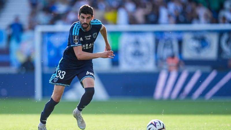 Paris FC: "Je ne suis pas dans ce débat", Lees-Melou ne se voit pas d'avenir en équipe de France