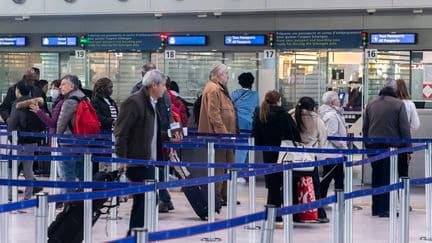 REPORTAGE. "On a créé une fiction juridique" : à Roissy, l'application du pacte européen sur la migration et l'asile est déjà contestée