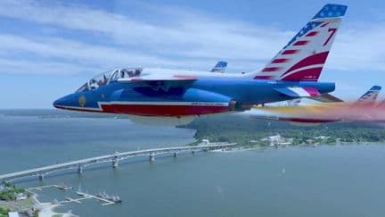 Patrouille de France en Amérique : revivez le survol de Yorktown en Virginie, lieu symbolique d'une victoire franco-américaine en 1781