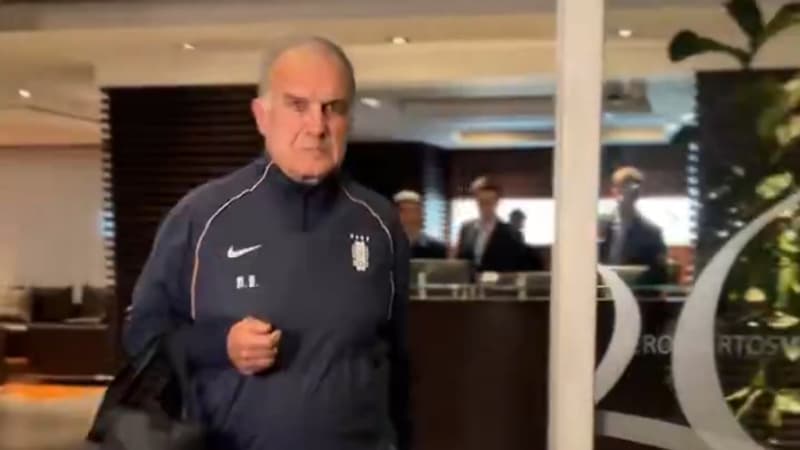 Coupe du monde 2026: le retour très solitaire de Marcelo Bielsa en Uruguray après le fiasco de la Celeste