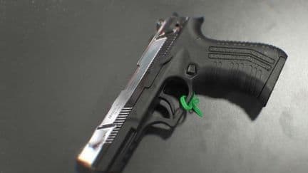 Faciles à acheter, les pistolets à blanc deviennent de vraies armes entre les mains des criminels