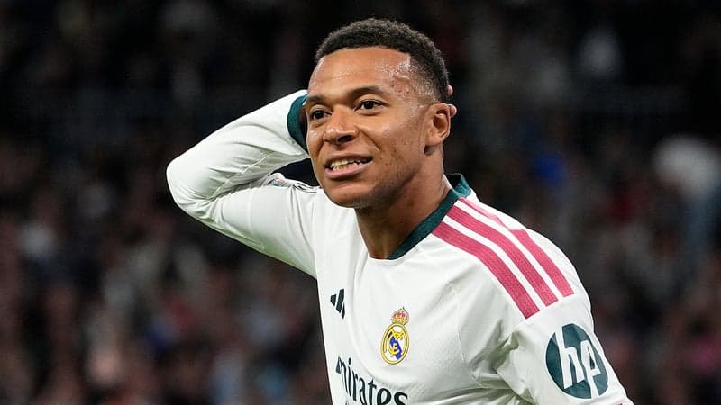 Polémique Mbappé en Chine: Tondelier défend le capitaine des Bleus, les Insoumis bottent en touche