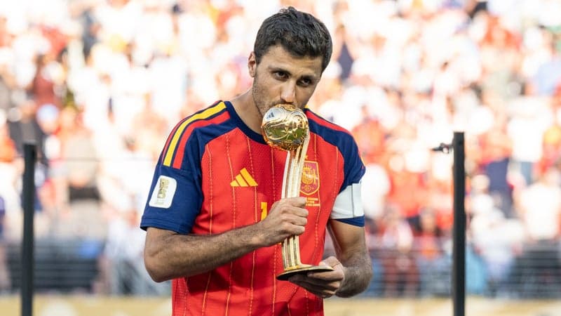 Manchester City: opération du dos, absence voire transfert au Real Madrid... la mise au point de Maresca sur Rodri