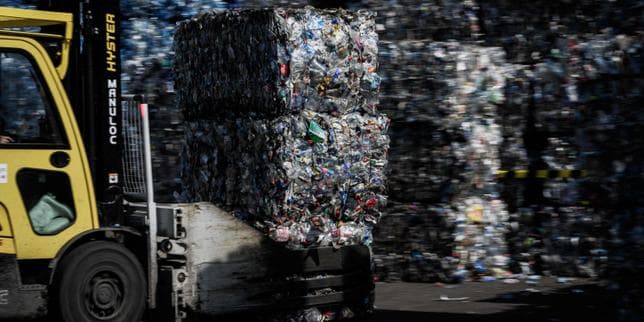 Consigne des bouteilles en plastique : des élus locaux dénoncent une « parodie de concertation » et quittent une réunion au ministère de la transition écologique