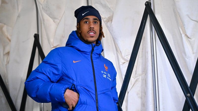 Equipe de France: le début de saison paradoxal de Leny Yoro, peu utilisé à Manchester mais appelé par Zidane chez les Bleus